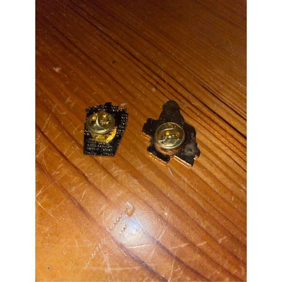 Little League Softball Vintage 1990’s Enamel Lapel  Pin - Picture 3 of 3